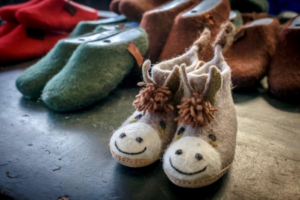 Felmezon handcraft custom slippers